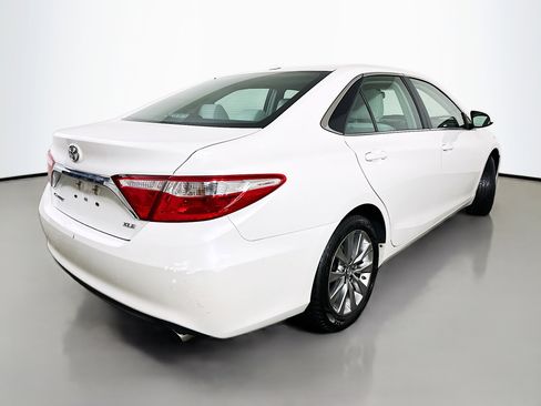 Used 2017 Toyota Camry XLE image 7