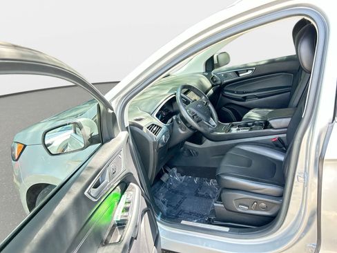 Used 2019 Ford Edge Titanium FWD image 10
