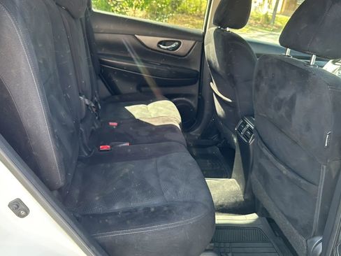 Used 2015 Nissan Rogue SV w/ SV Premium Package image 13