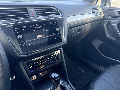 Used 2022 Volkswagen Tiguan SE R-Line image 20