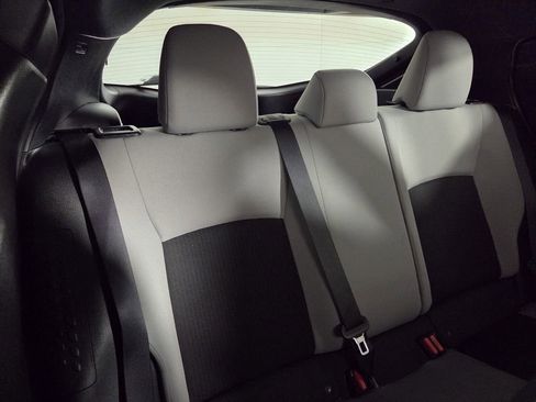 Used 2019 Toyota C-HR XLE image 28