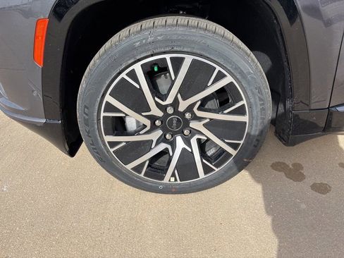 New 2025 Jeep Wagoneer S Limited image 9