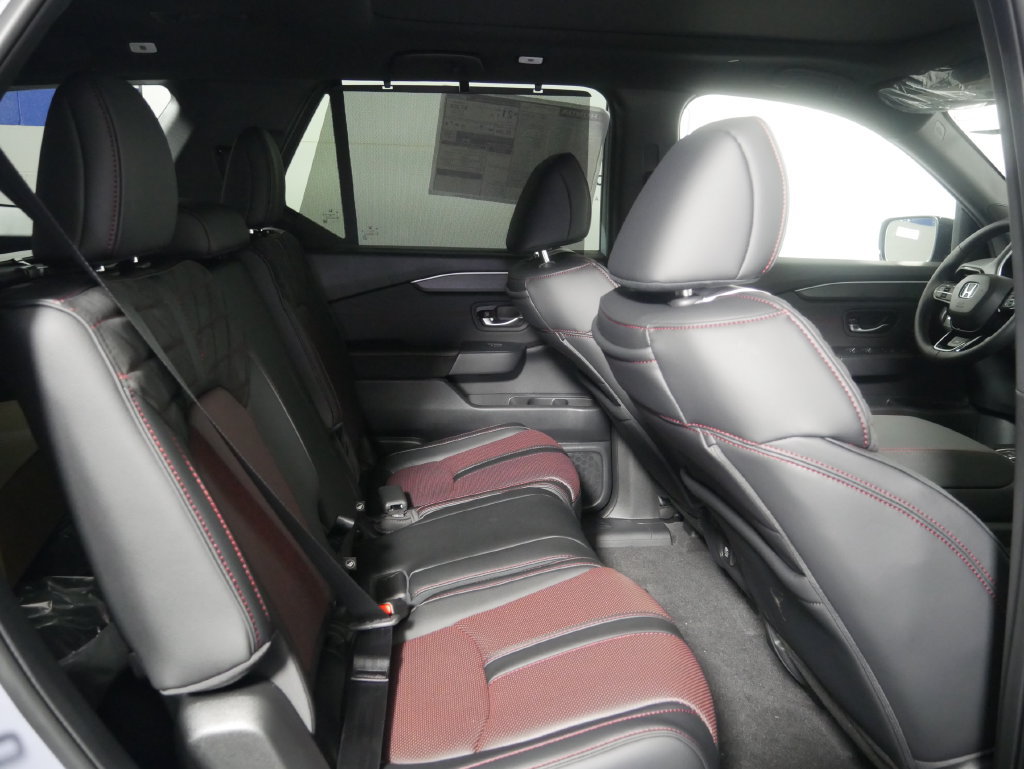New 2026 Honda Pilot Black Edition image 8
