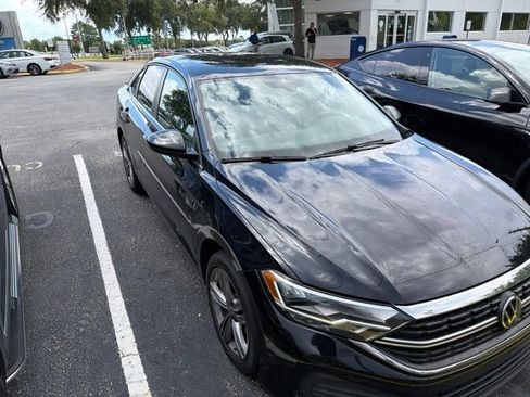 Used 2023 Volkswagen Jetta SE FWD image 18