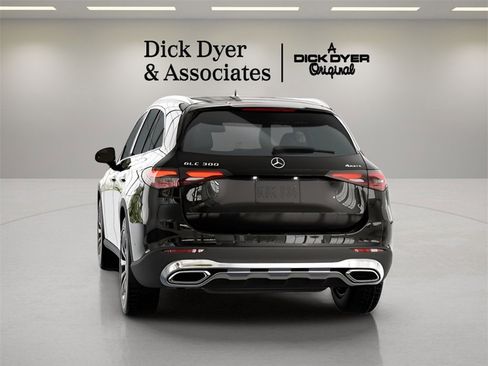 Used 2025 Mercedes-Benz GLC 300 GLC 300 image 11