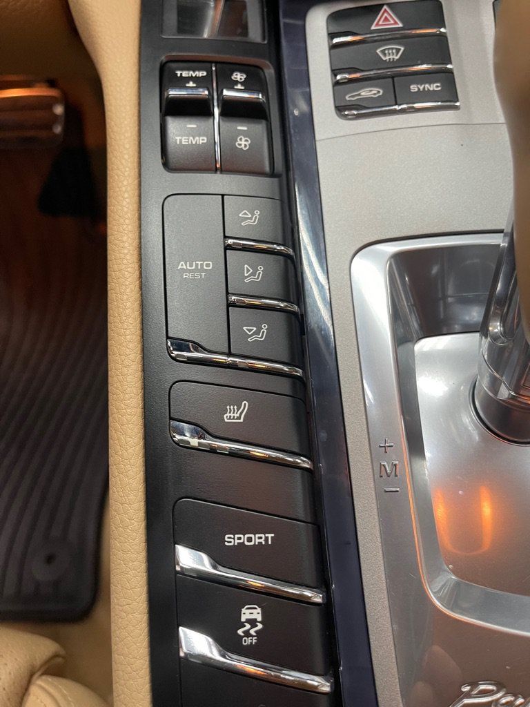 Used 2014 Porsche Panamera image 32