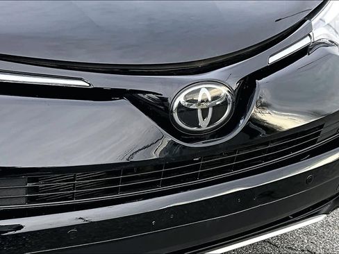 Used 2016 Toyota RAV4 Limited image 29
