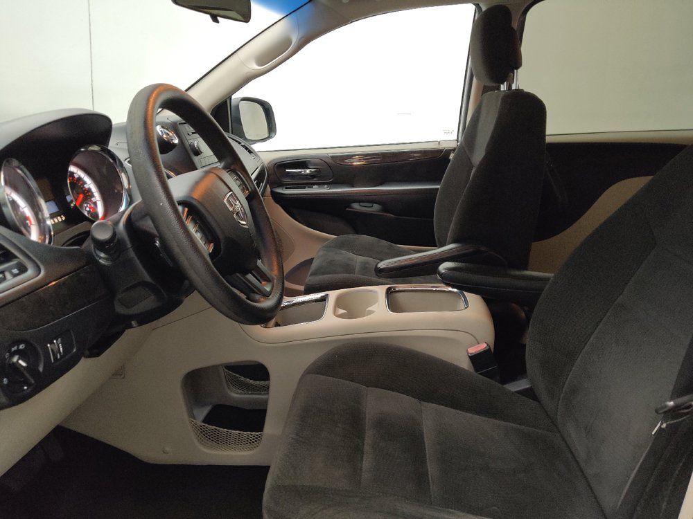 Used 2016 Dodge Grand Caravan SXT FWD image 17
