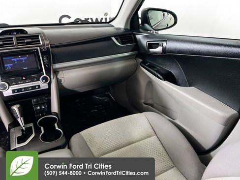 Used 2014 Toyota Camry LE image 25