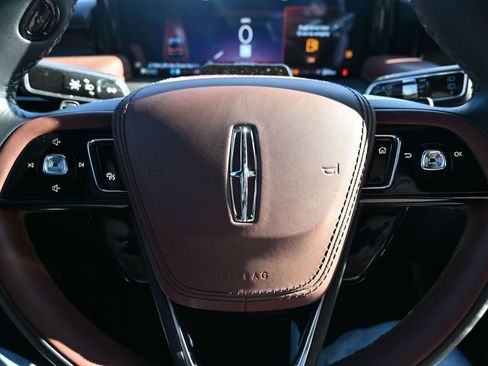 Used 2025 Lincoln Aviator Reserve w/ Illumination Package image 33