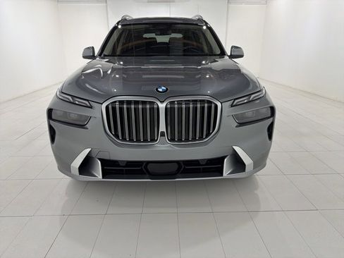 Used 2024 BMW X7 xDrive40i image 8