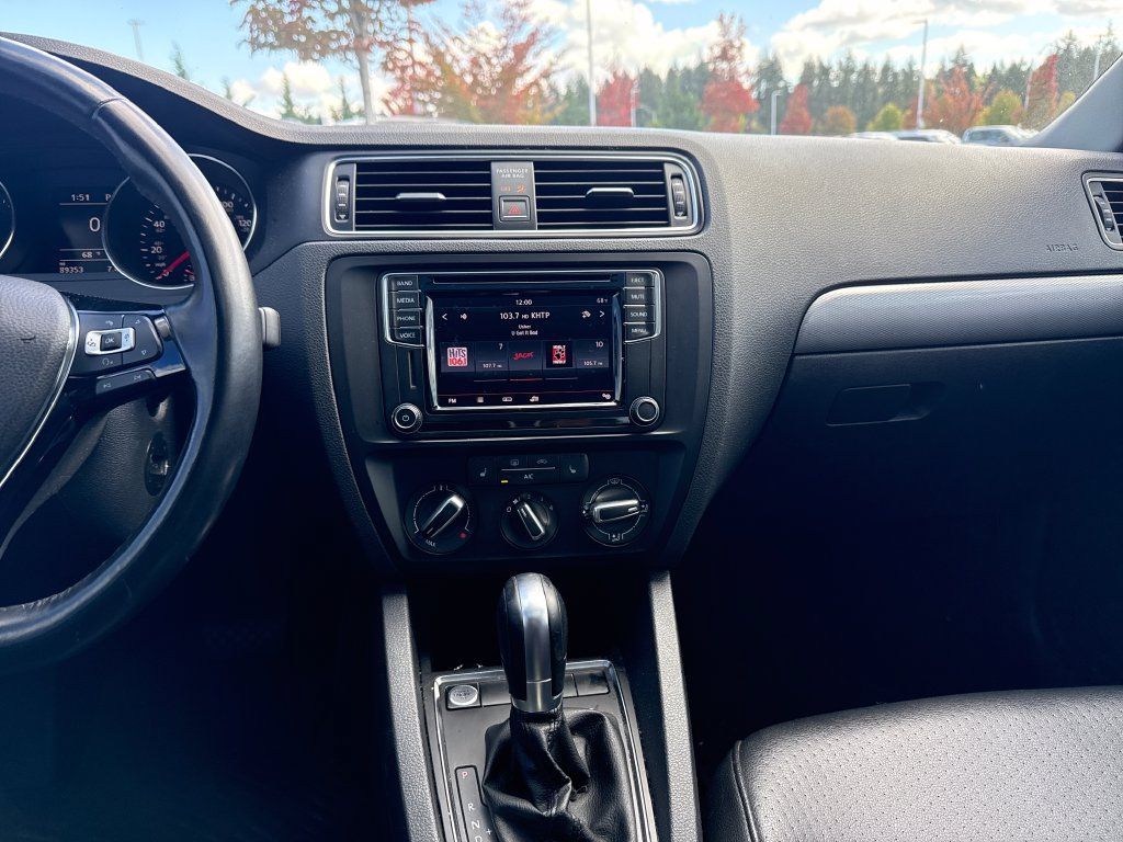 Used 2017 Volkswagen Jetta SE FWD image 22
