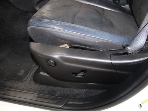 Used 2022 Jeep Grand Cherokee Laredo X image 16