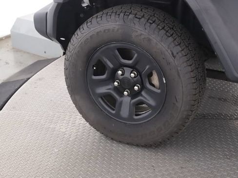 Used 2018 Jeep Wrangler Sport AWD/4WD image 14
