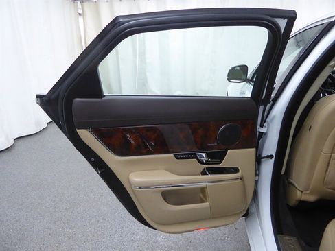 Used 2013 Jaguar XJ AWD image 28