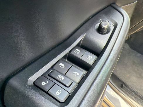Used 2024 Jeep Grand Cherokee Laredo RWD image 28
