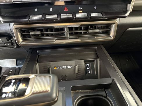 Used 2024 GMC Hummer EV 3X AWD/4WD image 19