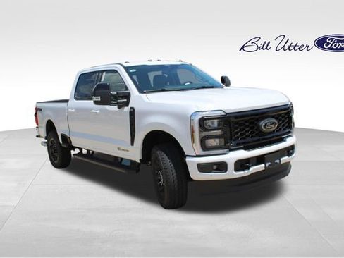 New 2026 Ford F350 Lariat w/ Black Appearance Package AWD/4WD image 2