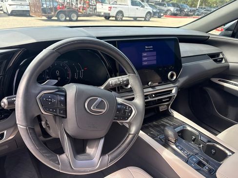 Used 2024 Lexus RX 350 Premium FWD image 13