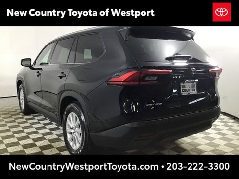 Certified 2024 Toyota Grand Highlander XLE image 5