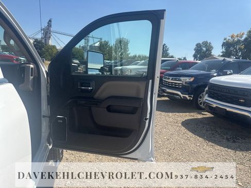 Used 2015 GMC Sierra 3500 Denali w/ Duramax Plus Package image 30