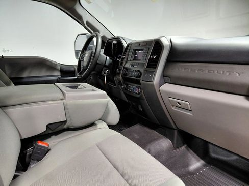 Used 2021 Ford F250 XL w/ Power Equipment Group image 19