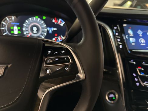Used 2017 Cadillac Escalade ESV Platinum image 41