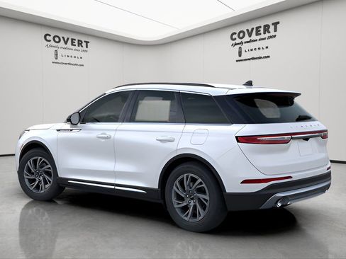 New 2026 Lincoln Corsair Premiere image 4