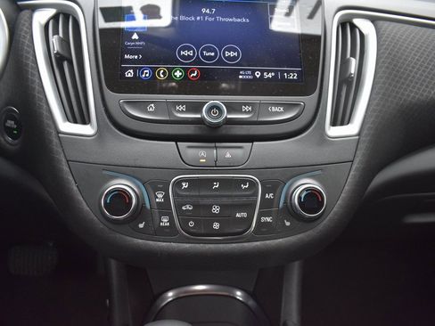 Used 2024 Chevrolet Malibu LT image 19