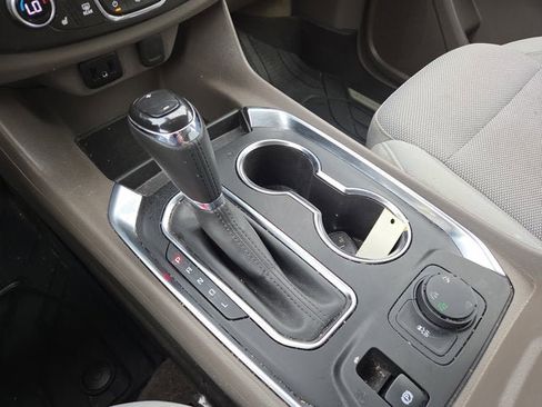 Used 2018 Chevrolet Traverse LT image 17