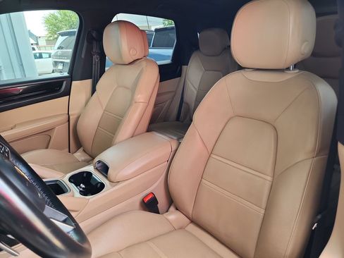 Used 2020 Porsche Cayenne AWD/4WD image 15