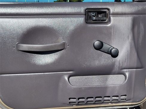 Used 2002 Jeep Wrangler Sport image 18