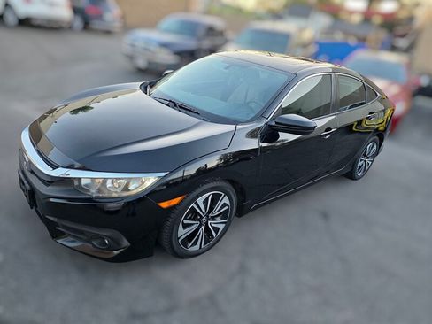 Used 2017 Honda Civic EX-T image 2
