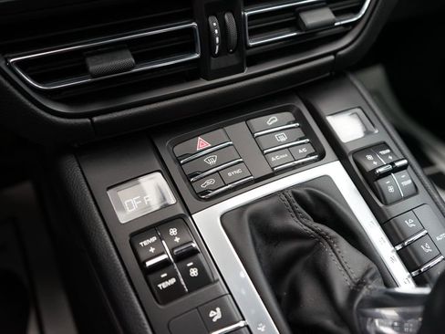 Used 2019 Porsche Macan image 40