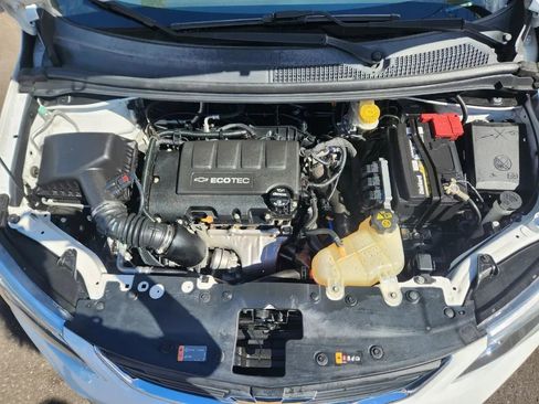 Used 2020 Chevrolet Sonic LT image 23