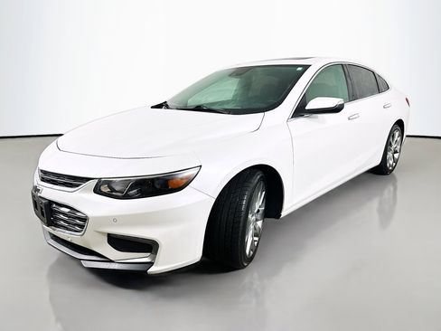 Used 2017 Chevrolet Malibu Premier w/ Premier Sun and Wheel Package image 3