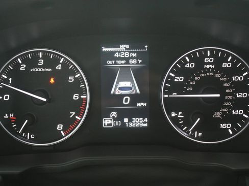 Used 2025 Subaru Crosstrek 2.0i Premium image 14