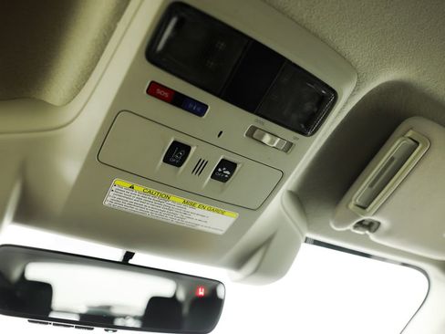 Used 2017 Subaru Crosstrek 2.0i Premium image 31