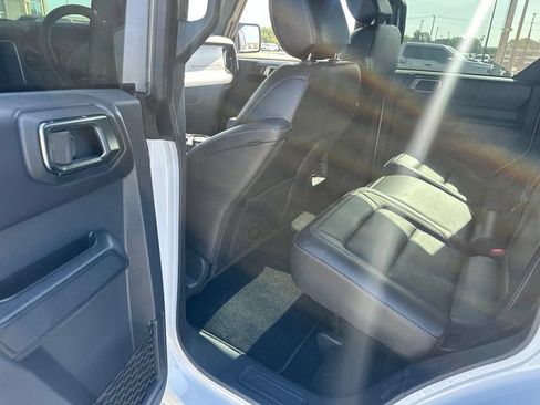 Used 2025 Ford Bronco Outer Banks AWD/4WD image 13