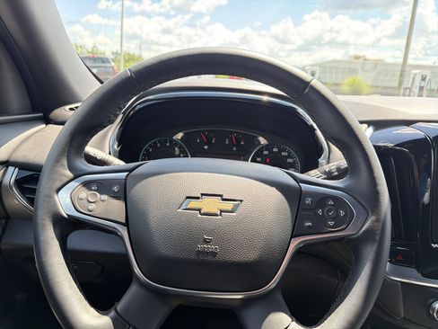 Used 2023 Chevrolet Traverse LT AWD/4WD image 14