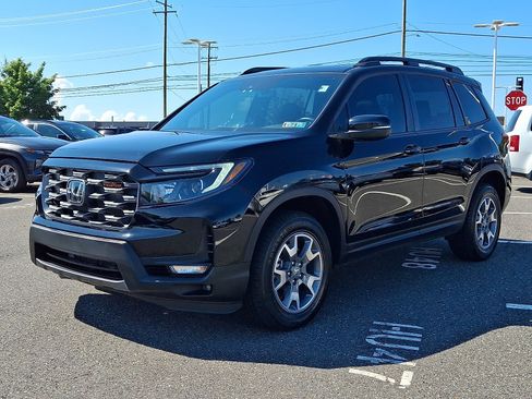 Used 2023 Honda Passport TrailSport image 3