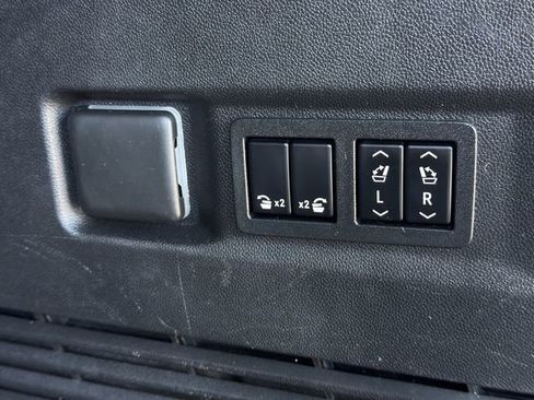 Used 2022 Chevrolet Tahoe RST w/ Luxury Package image 32