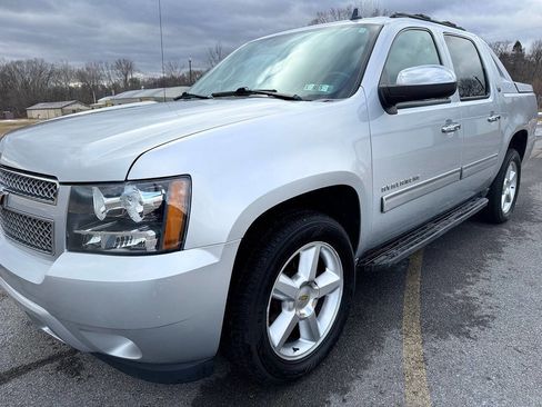 Used 2013 Chevrolet Avalanche LT w/ All-Star Edition image 4