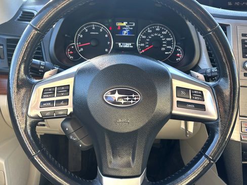 Used 2014 Subaru Outback 2.5i Limited image 11