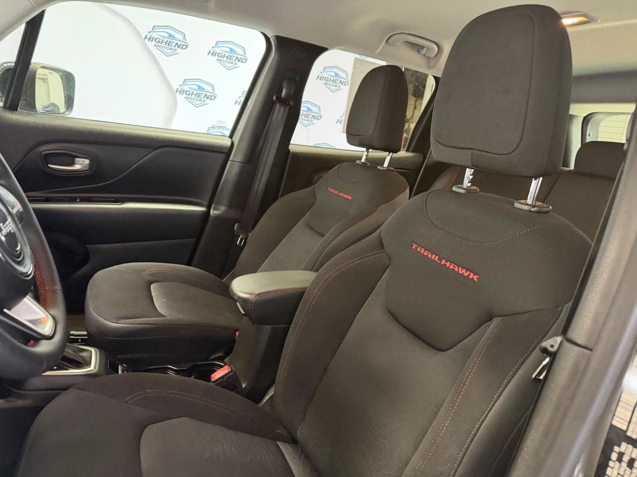 Used 2023 Jeep Renegade Trailhawk AWD/4WD image 16