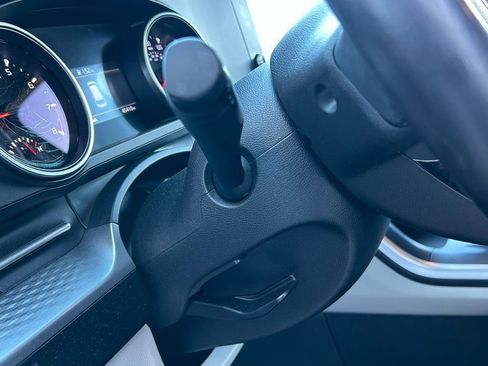 Used 2024 Kia Carnival LX image 75