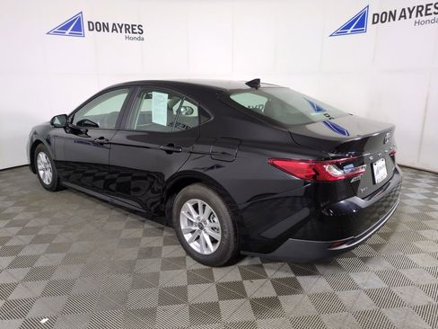 Used 2025 Toyota Camry LE w/ Convenience Package image 3