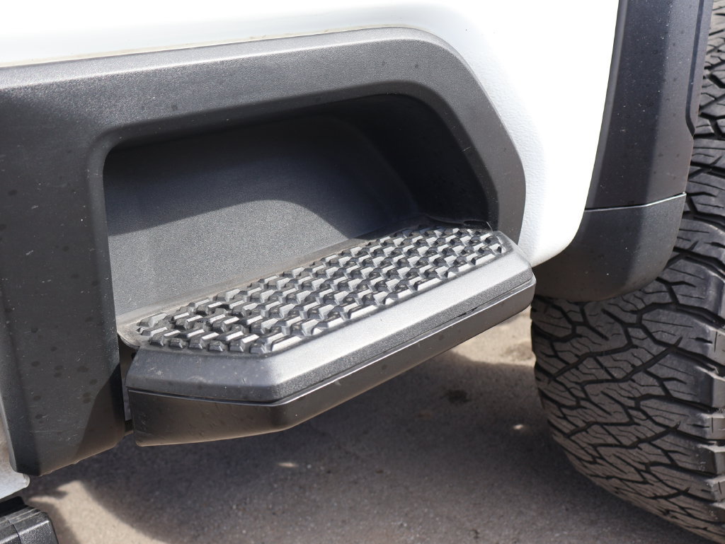 Used 2024 GMC Sierra 2500 AT4X AWD/4WD image 14