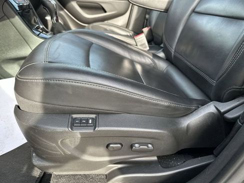 Used 2018 Buick Encore Premium w/ Experience Buick Package image 16