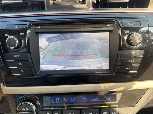 Used 2016 Toyota Corolla LE FWD image 15